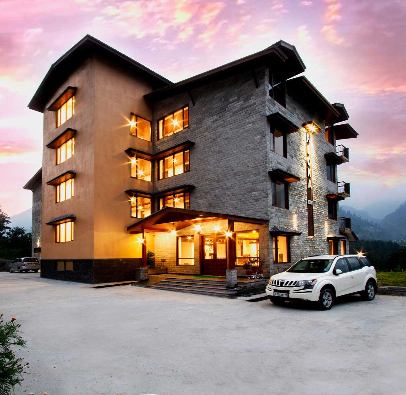 Best Resort in Manali, Luxury Resorts in Manali, Premium Hotel in Manali