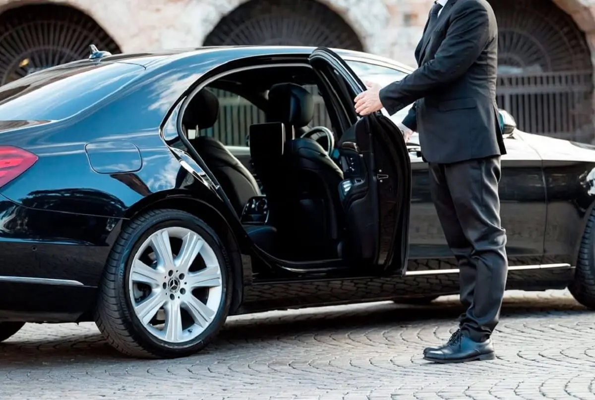 Why Should You Hire Chauffeur in London for Your Next Trip? | MKL