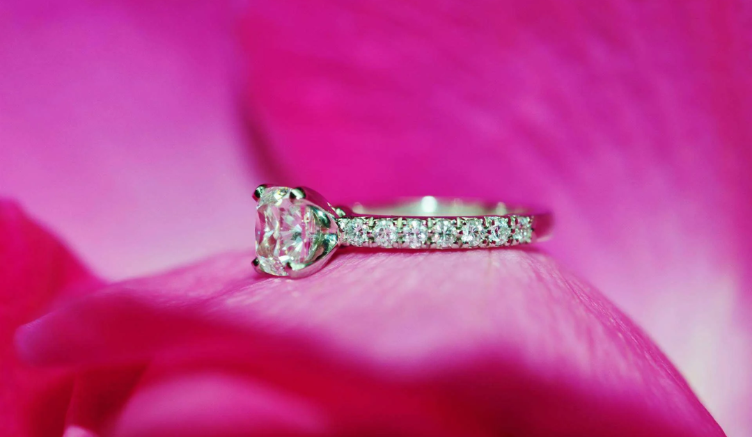 The Ultimate Guide to Moissanite Engagement Rings in Canada |...