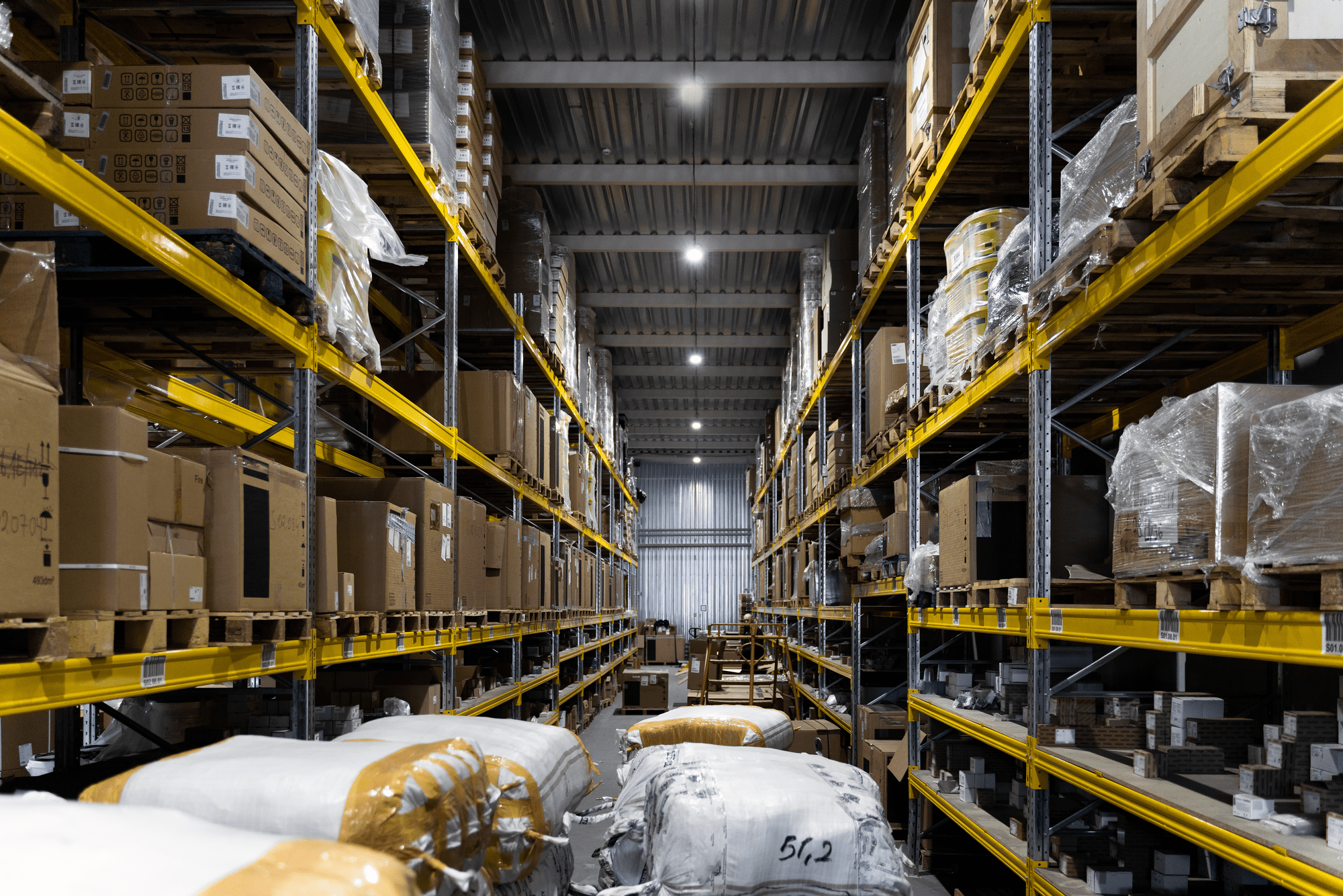 Transforming Retail Warehouses with Storage Solutions