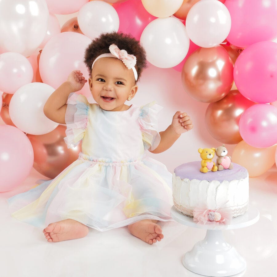 Why Cake Smash Photography is Perfect for Milestone Birthdays | by Le Studio NYC | Jul, 2024 | Medium