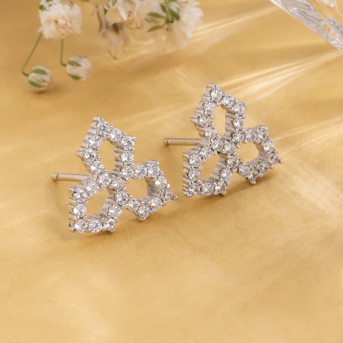 Traditional Silver Earrings: Timeless Elegance and Modern Style