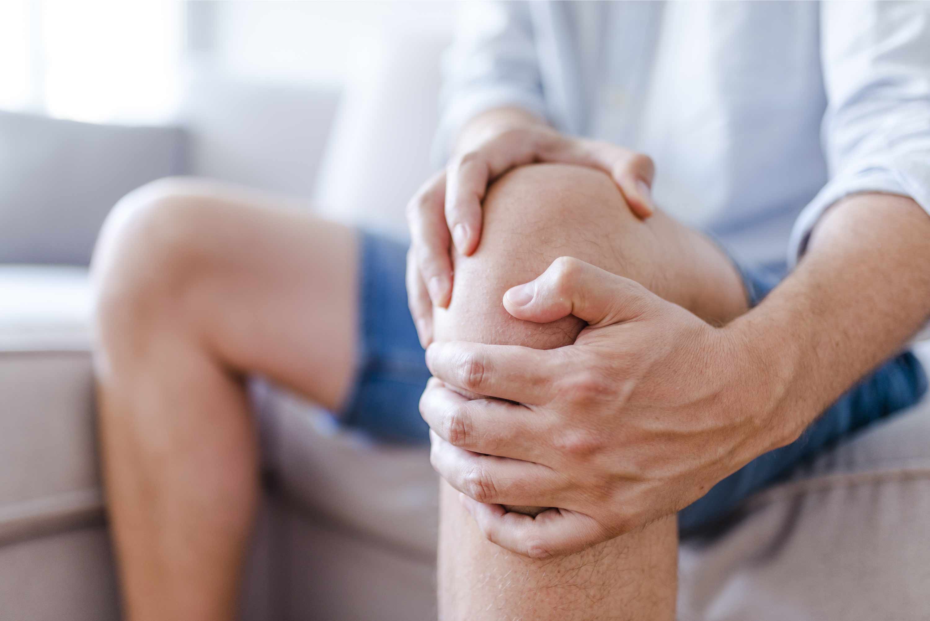 Degenerative Joint Disease: Expert Care at Knee Clinic Manchester