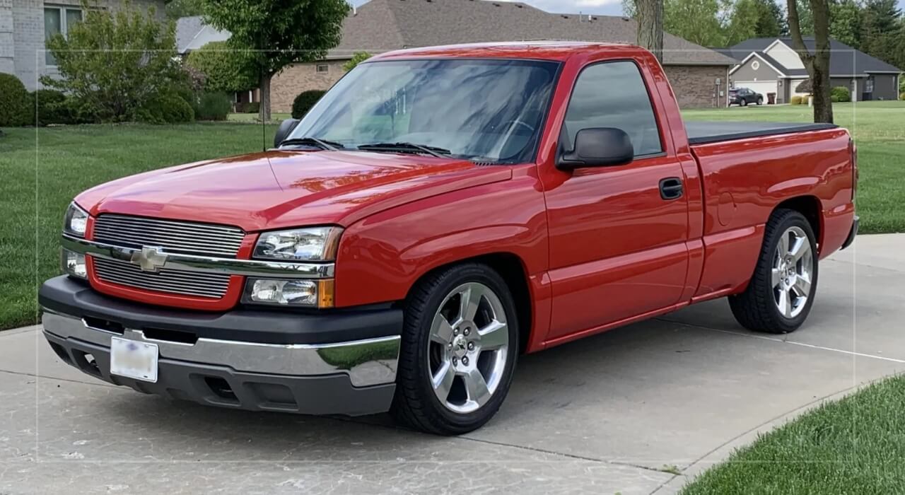 Does The Rear Seat Move In A 2004 Chevrolet Silverado?