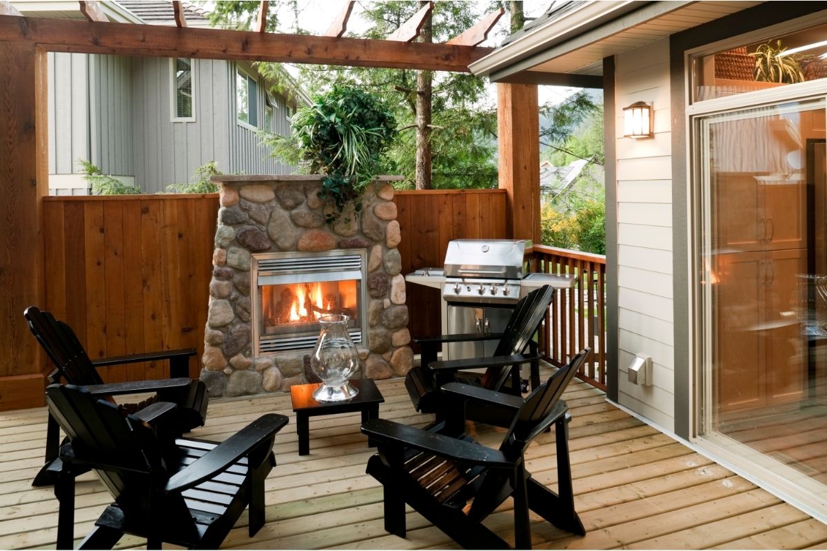 The Pros and Cons of Decks versus Porches