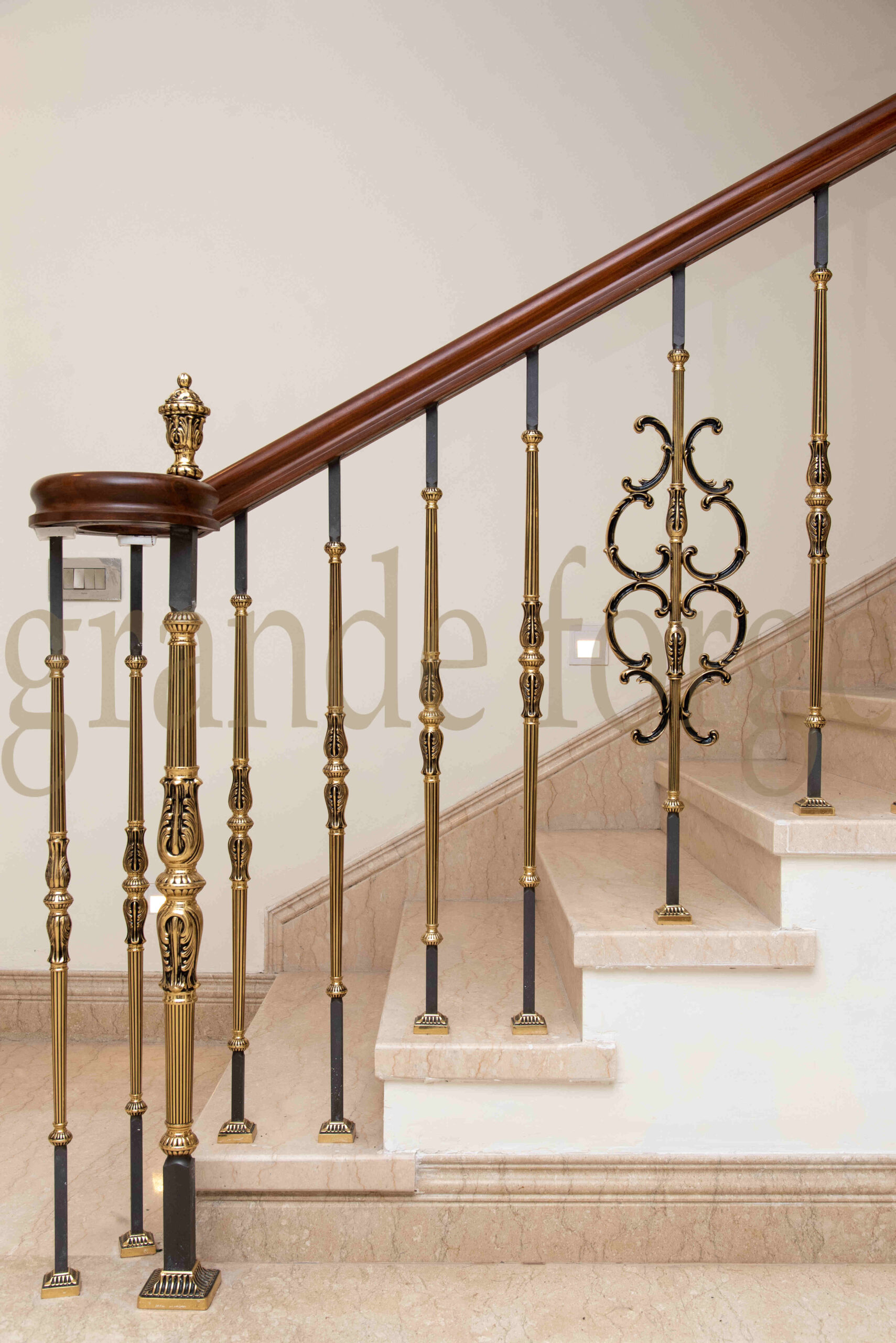 A Guide to Finding the Best Iron Railing for Your Home